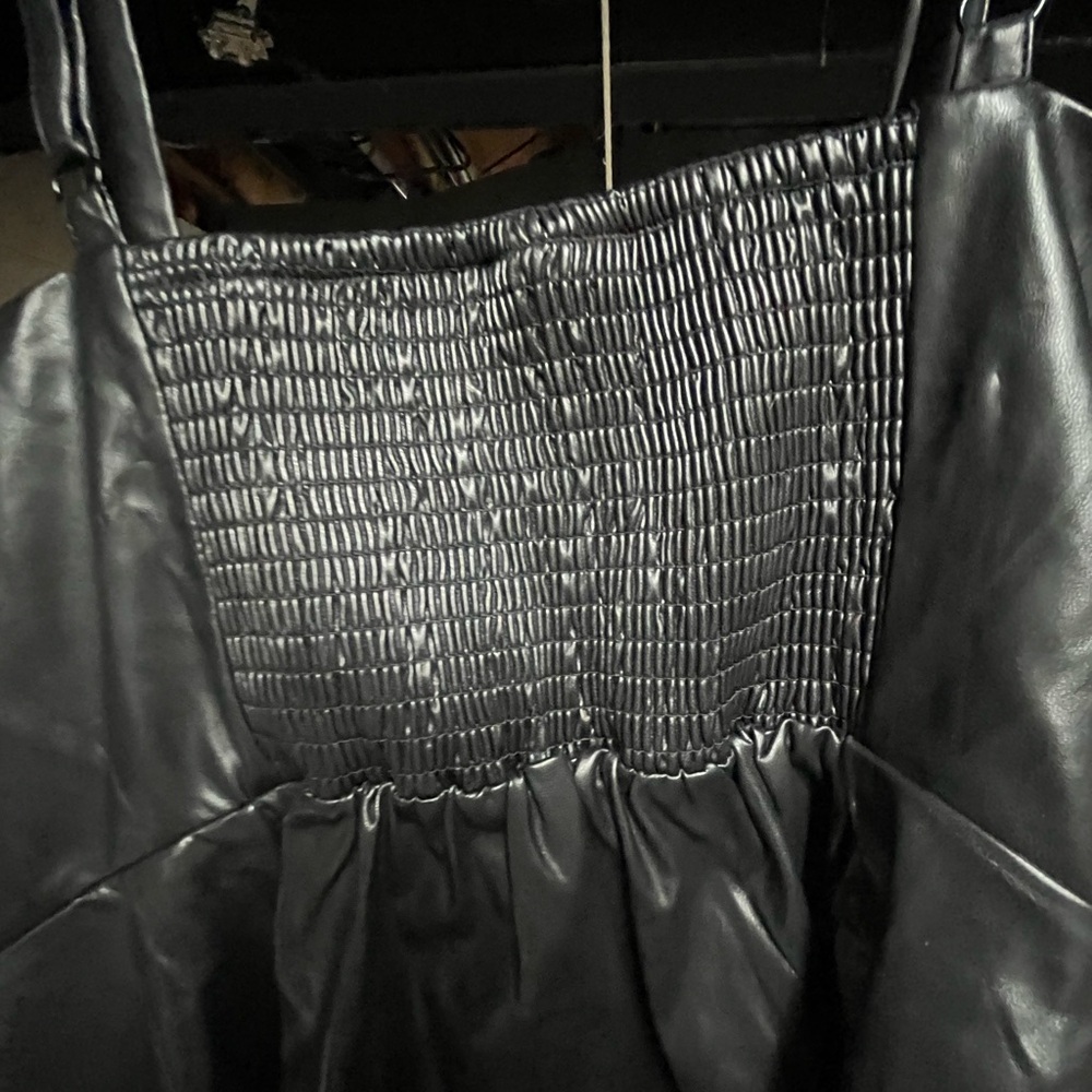 Torrid faux leather top Size 2 NWT - Picture 6 of 8